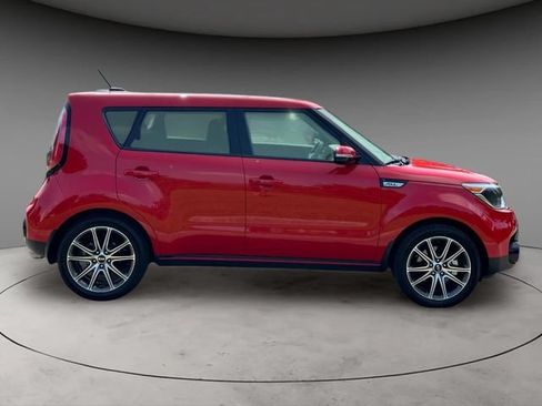 Used 2018 Kia Soul ! FWD image 4