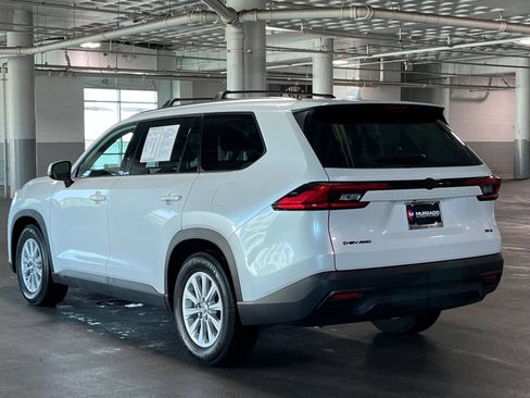 Used 2024 Toyota Grand Highlander AWD Hybrid image 8