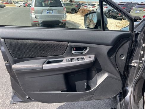 Used 2017 Subaru Crosstrek 2.0i Premium image 21