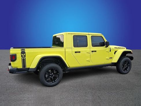 Used 2023 Jeep Gladiator Rubicon w/ Cold Weather Group AWD/4WD image 5