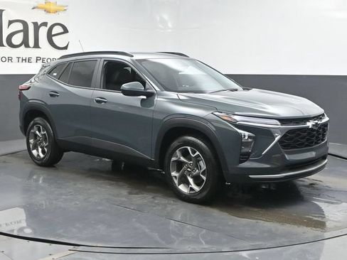 New 2026 Chevrolet Trax LT w/ LT Convenience Package FWD image 6
