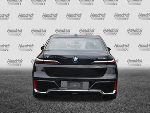 Used 2023 BMW i7 xDrive60 w/ Executive Package 2 AWD/4WD image 10