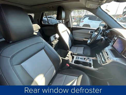 Used 2022 Ford Explorer XLT w/ Equipment Group 202A image 27