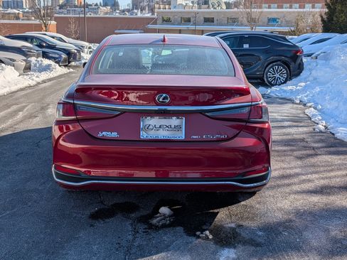 Certified 2021 Lexus ES 250 w/ Premium Package image 4