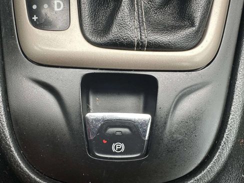 Used 2014 Jeep Cherokee Latitude w/ Comfort/Convenience Group image 35