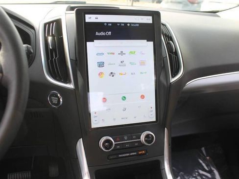 Used 2024 Ford Edge Titanium image 21