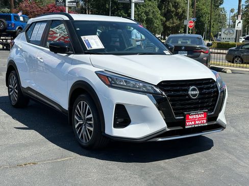 Used 2024 Nissan Kicks SR FWD image 10
