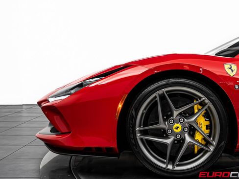 Used 2022 Ferrari F8 Tributo image 17