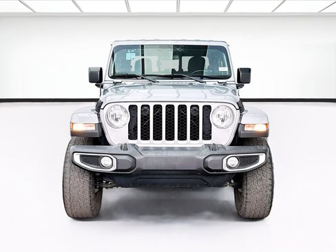 Used 2021 Jeep Gladiator Sport AWD/4WD image 2