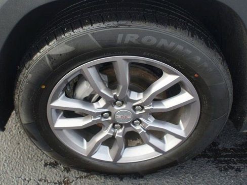 Used 2023 GMC Terrain SLT image 26