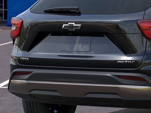New 2026 Chevrolet Trax ACTIV w/ Driver Confidence Package FWD image 14