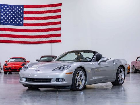 Used 2005 Chevrolet Corvette Convertible w/ Preferred Equipment Group RWD image 1