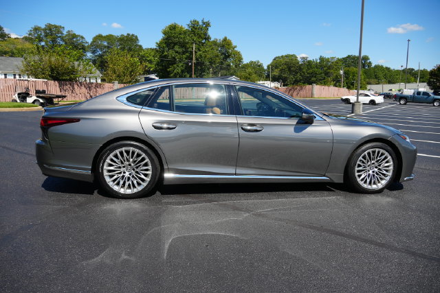 Used 2024 Lexus LS 500 w/ Interior Upgrade Package RWD image 8