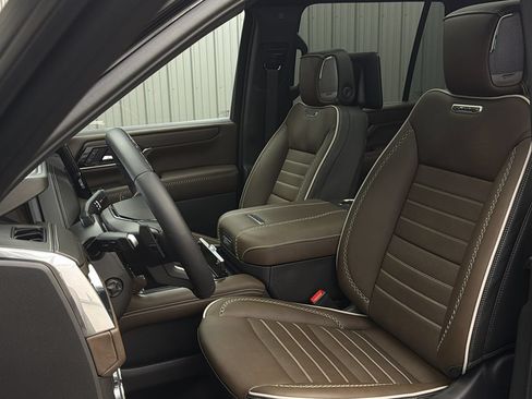 Used 2026 GMC Yukon Denali Ultimate AWD/4WD image 31