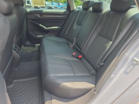 Used 2021 Honda Accord Touring image 13