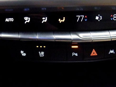 Used 2024 Cadillac XT4 Premium Luxury image 23