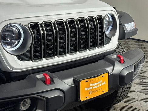 Certified 2025 Jeep Wrangler Unlimited Rubicon AWD/4WD image 4