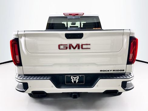New 2026 GMC Sierra 1500 AT4 w/ AT4 Premium Package AWD/4WD image 5