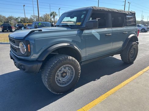Used 2022 Ford Bronco Black Diamond image 7