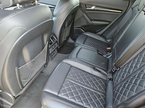 Used 2021 Audi SQ5 Premium Plus w/ Premium Plus Package image 31