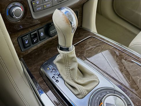 Used 2015 INFINITI QX80 Luxe w/ 22" Wheel Package image 17