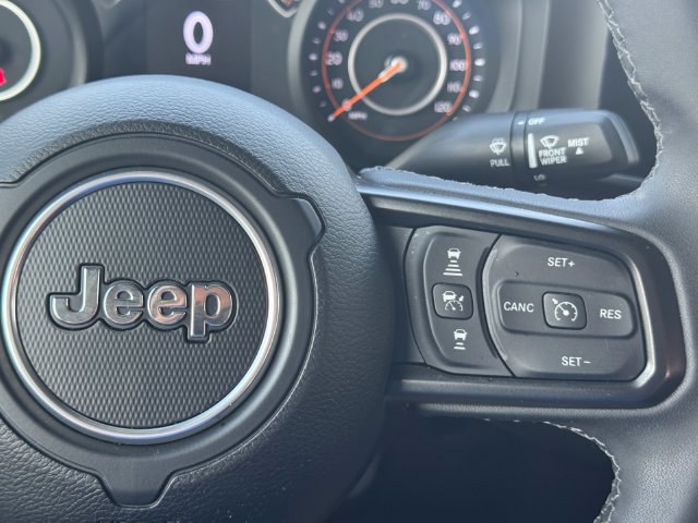 Certified 2025 Jeep Wrangler Sport AWD/4WD image 22