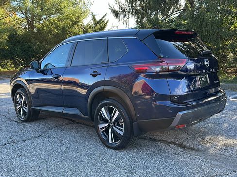 Certified 2025 Nissan Rogue SL image 7