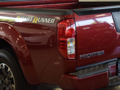 Used 2015 Nissan Frontier Desert Runner RWD image 27