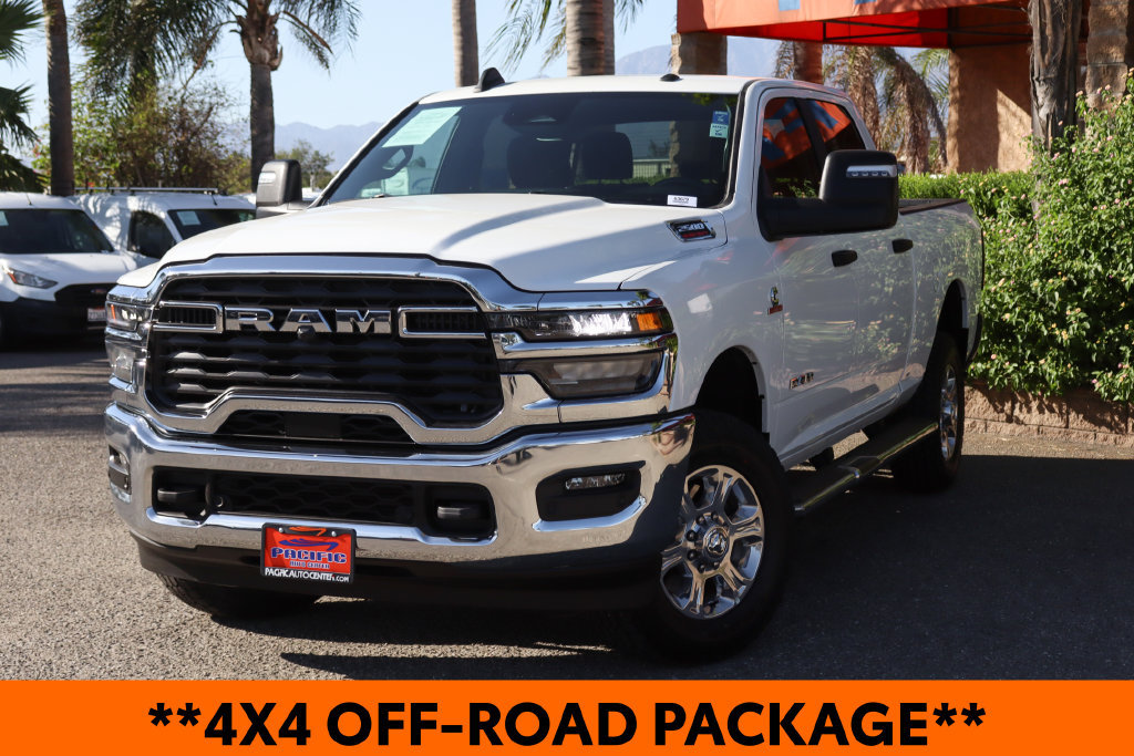 Used 2026 RAM 2500 Big Horn AWD/4WD image 4