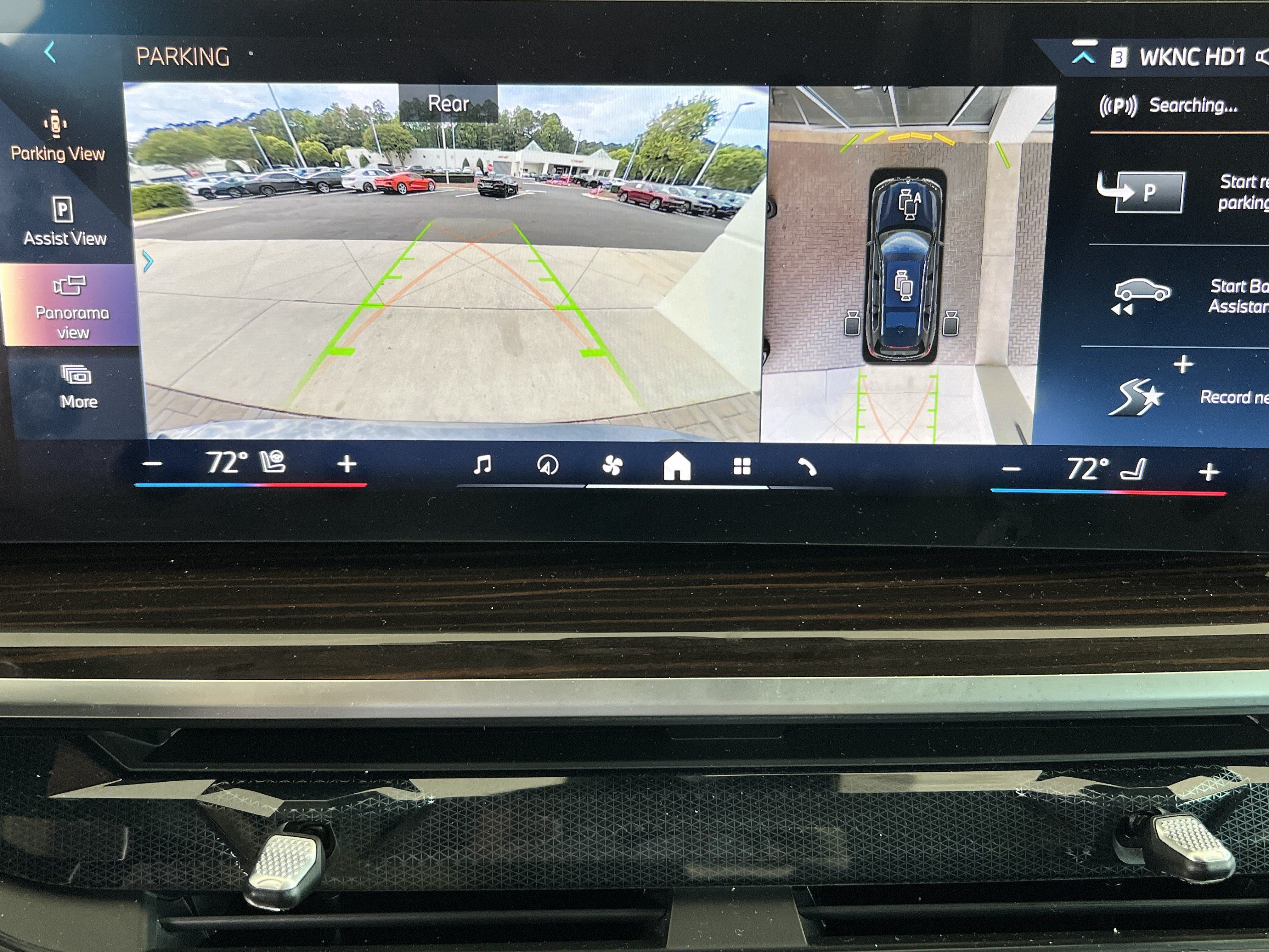 Certified 2026 BMW X7 xDrive40i w/ Premium Package AWD/4WD image 25