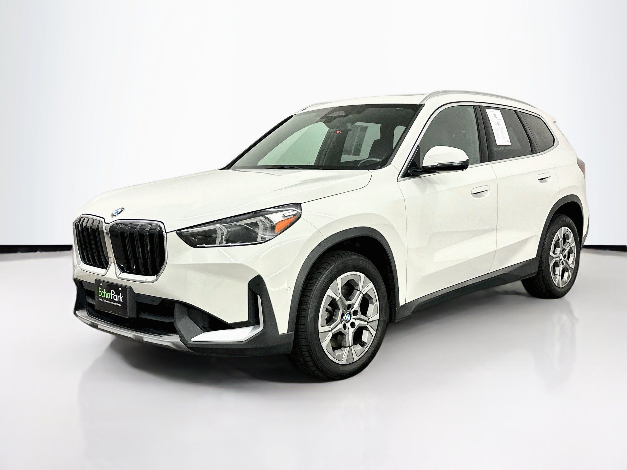 Used 2023 BMW X1 xDrive28i AWD/4WD image 3