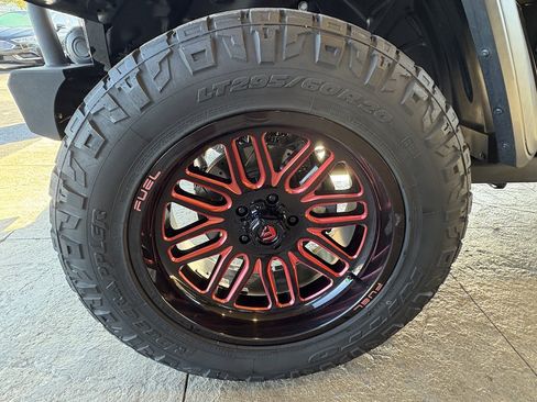 Used 2020 Jeep Gladiator Rubicon image 10