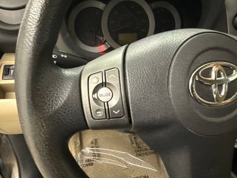 Used 2012 Toyota RAV4 4WD w/ Value Pkg image 26