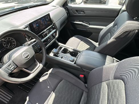 Used 2026 Nissan Pathfinder SV w/ SV Premium Package AWD/4WD image 22