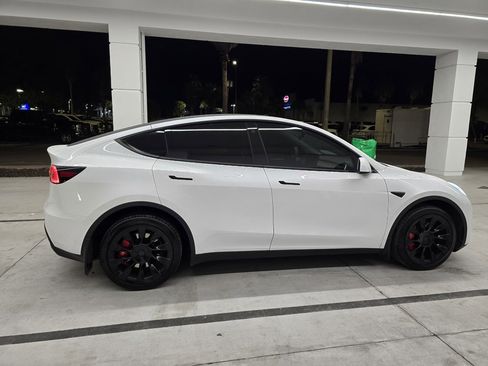 Used 2023 Tesla Model Y Long Range image 7