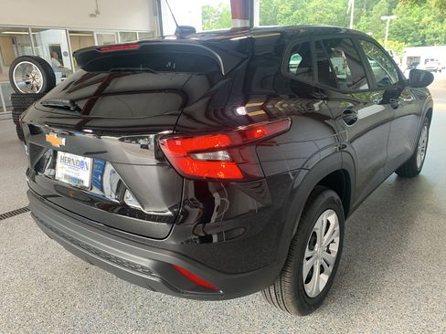 New 2026 Chevrolet Trax LS FWD image 10