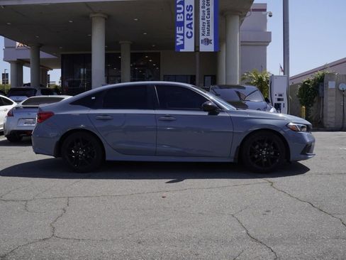 Used 2024 Honda Civic Sport image 3