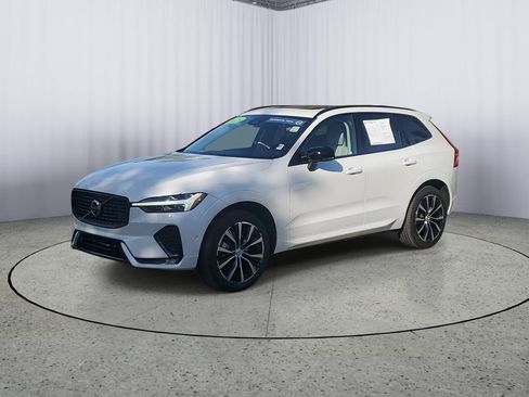 Certified 2025 Volvo XC60 B5 Ultra image 8