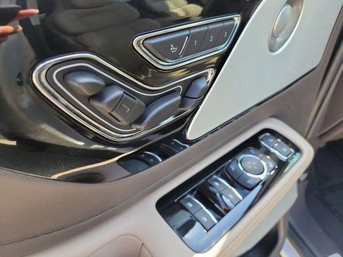 Certified 2023 Lincoln Aviator Reserve w/ Equipment Group 201A image 22