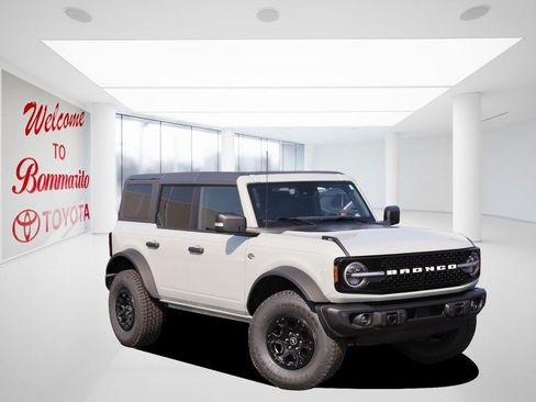 Used 2023 Ford Bronco Wildtrak AWD/4WD image 2