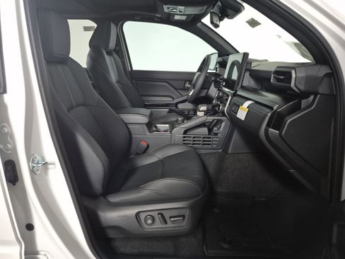 New 2026 Toyota 4Runner 4WD image 36