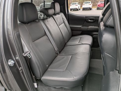 Used 2023 Toyota Tacoma TRD Off-Road w/ TRD Premium Off Road Package image 22