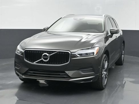 Used 2018 Volvo XC60 T5 Momentum w/ Vision Package AWD/4WD image 2
