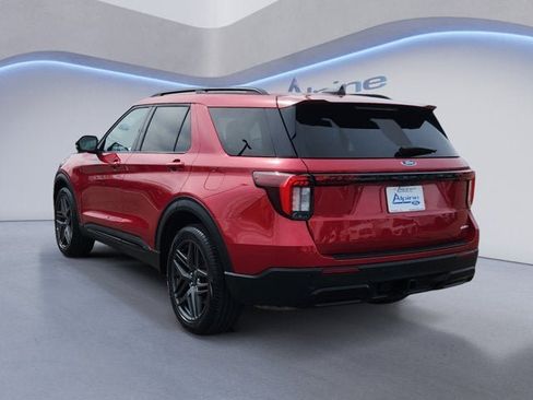 Used 2025 Ford Explorer ST-Line w/ ST-Line Street Pack AWD/4WD image 3