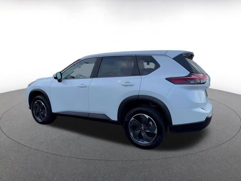 Used 2025 Nissan Rogue SV image 10