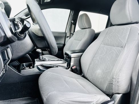 Used 2016 Toyota Tacoma TRD Off-Road image 7