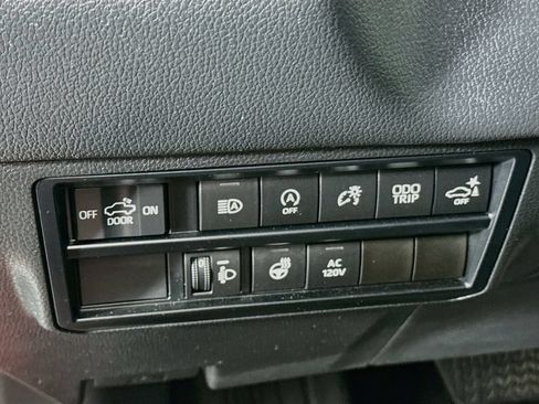 Used 2023 Toyota Tundra Limited AWD/4WD image 10