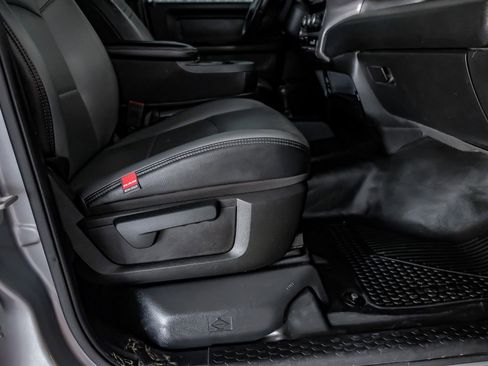 Used 2022 RAM 2500 Tradesman w/ Chrome Appearance Group image 31