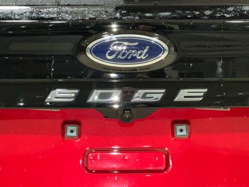 Used 2022 Ford Edge ST-Line w/ Class II Trailer Tow Package image 11