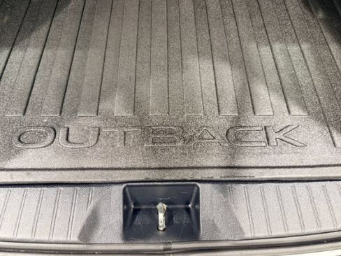 Used 2018 Subaru Outback 2.5i Limited AWD/4WD image 22